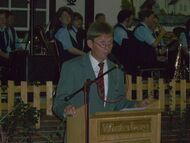 Dieter Sauerwald führt durchs Programm